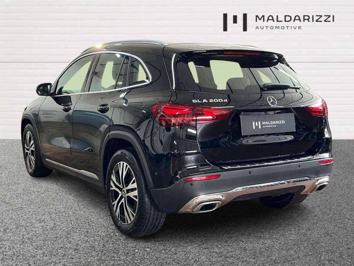 Mercedes-Benz GLA SUV usata a Bari (4)