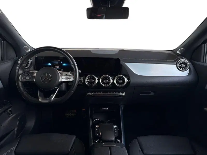 Mercedes-Benz GLA SUV usata a Bari (8)