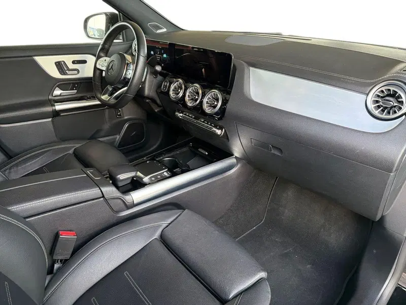 Mercedes-Benz GLA SUV usata a Bari (9)