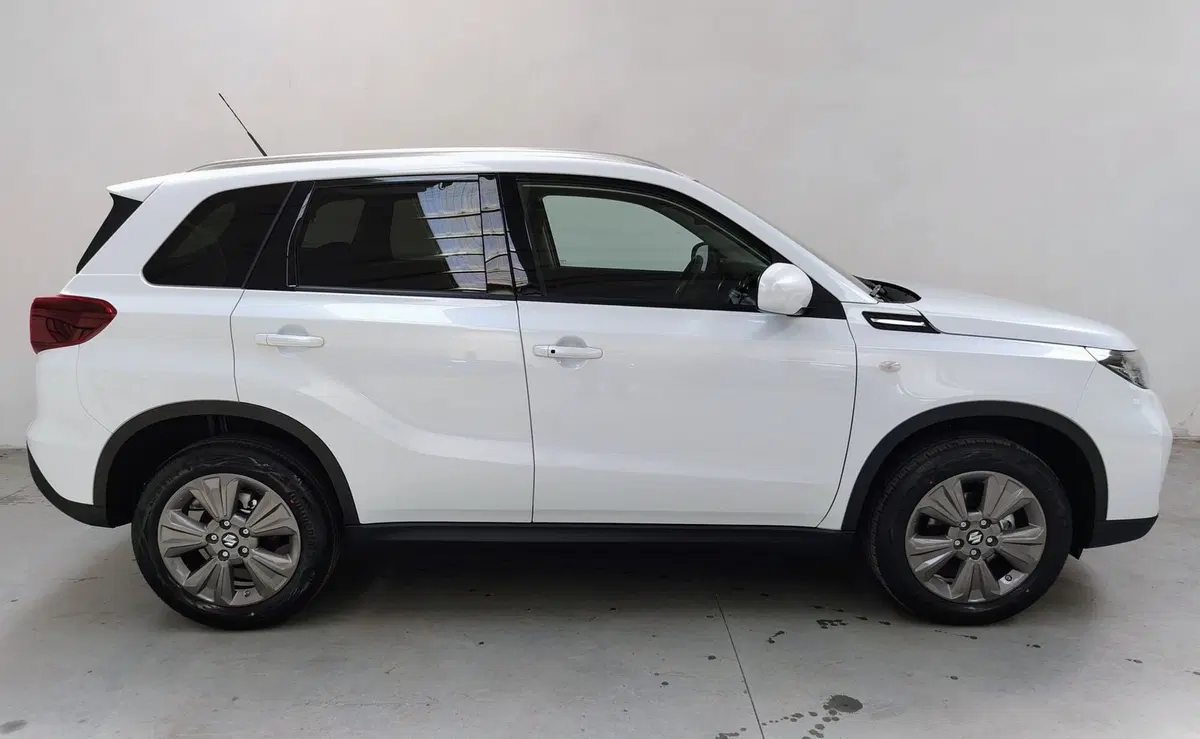 Suzuki Vitara nuova a Rovigo (11)