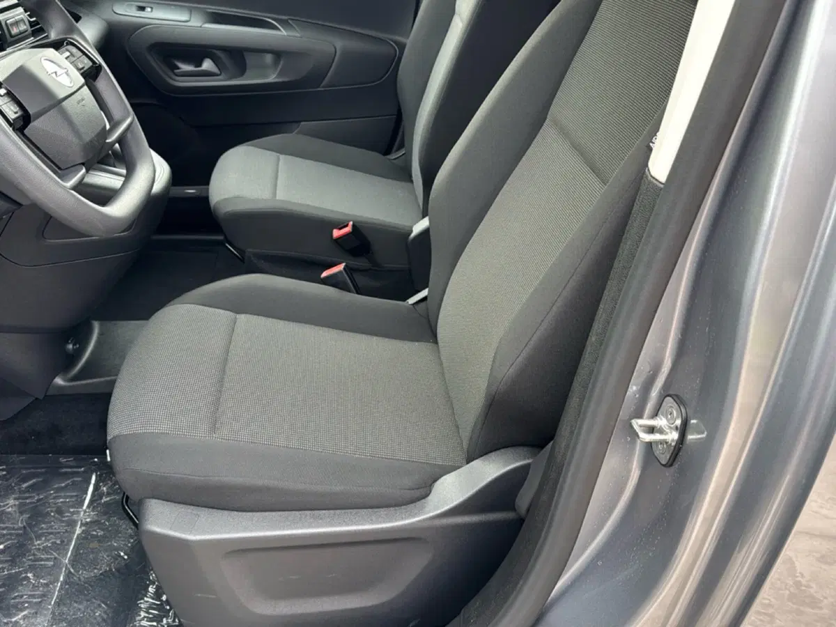 Opel Combo Life nuova a Ferrara (10)