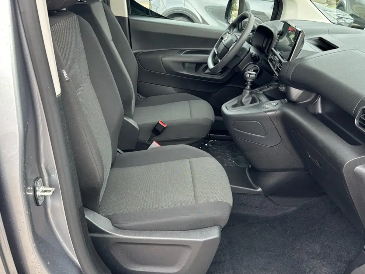 Opel Combo Life nuova a Ferrara (9)