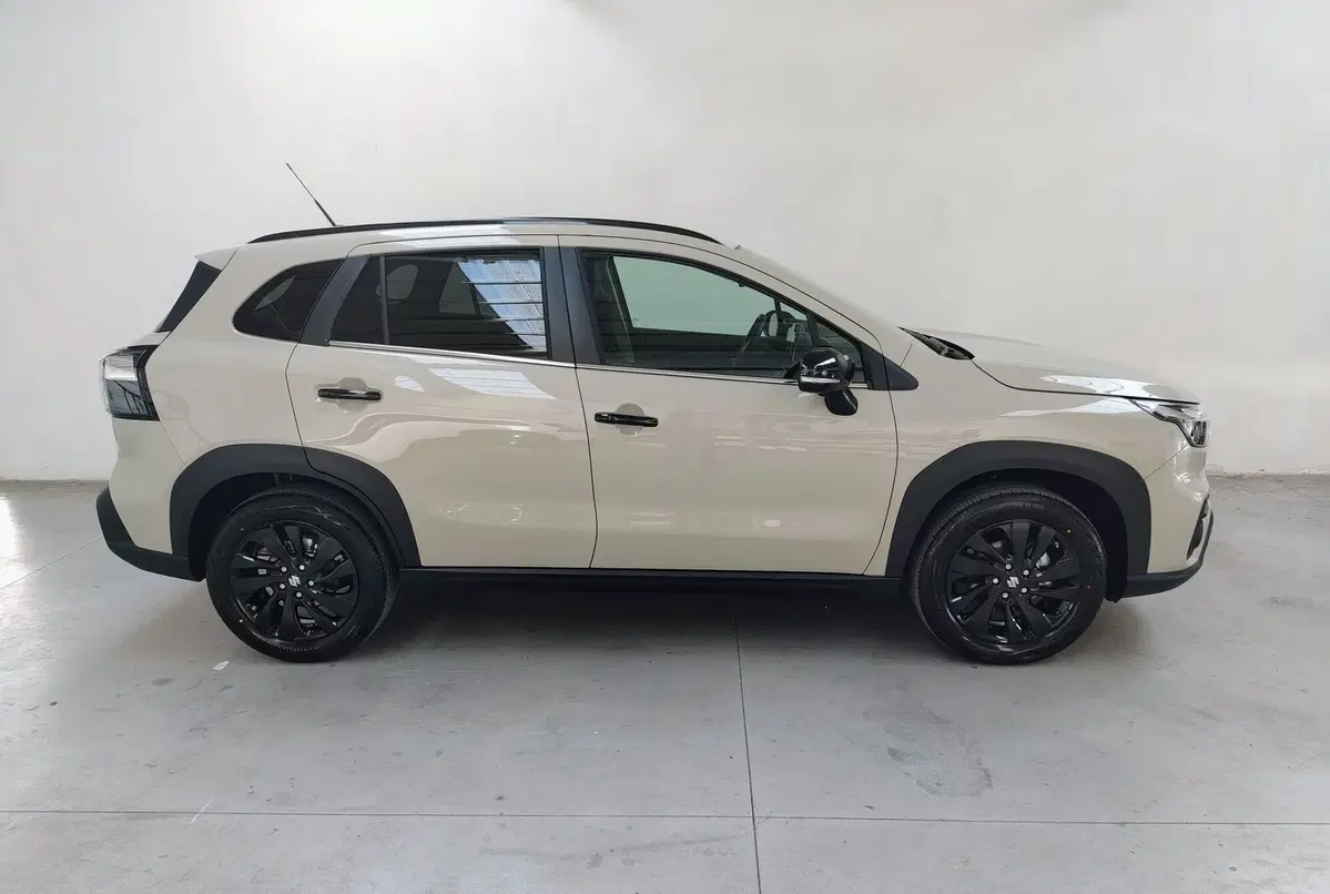 Suzuki S-Cross nuova a Rovigo (12)