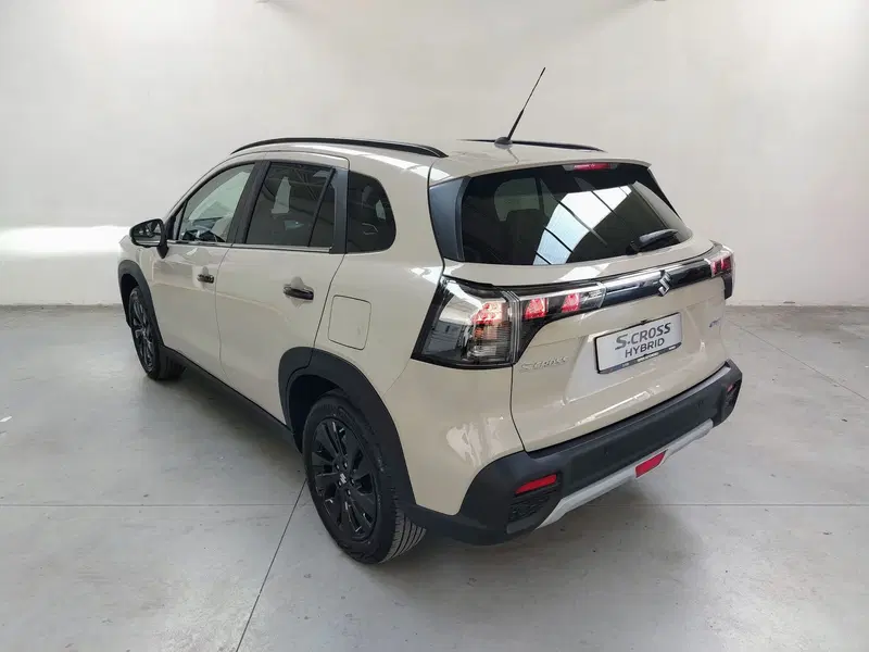 Suzuki S-Cross nuova a Rovigo (13)
