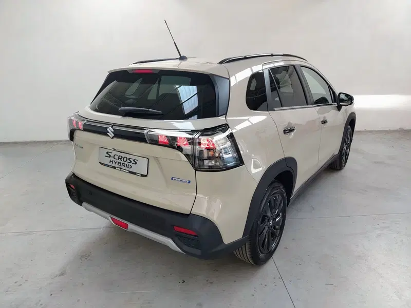 Suzuki S-Cross nuova a Rovigo (15)
