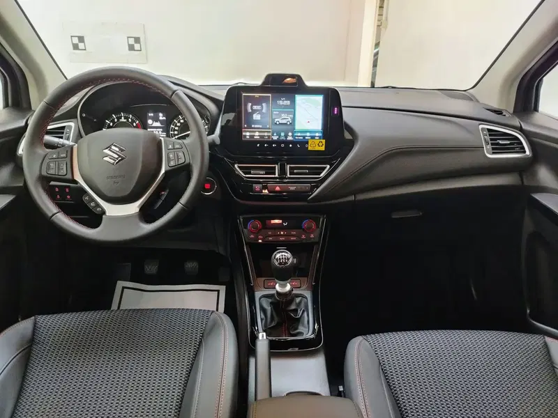 Suzuki S-Cross nuova a Rovigo (8)