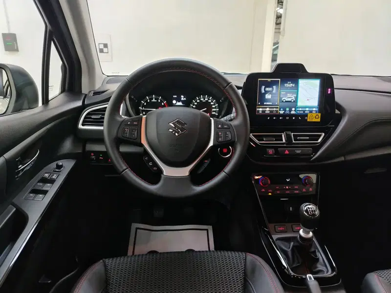 Suzuki S-Cross nuova a Rovigo (9)