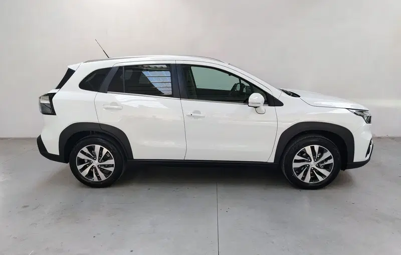 Suzuki S-Cross nuova a Rovigo (11)