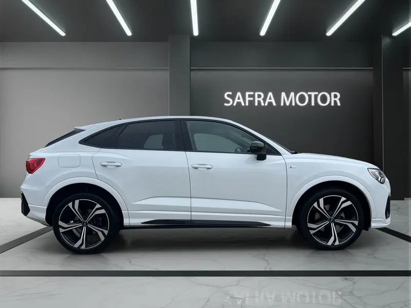 Audi Q3 Sportback usata a Cosenza (7)