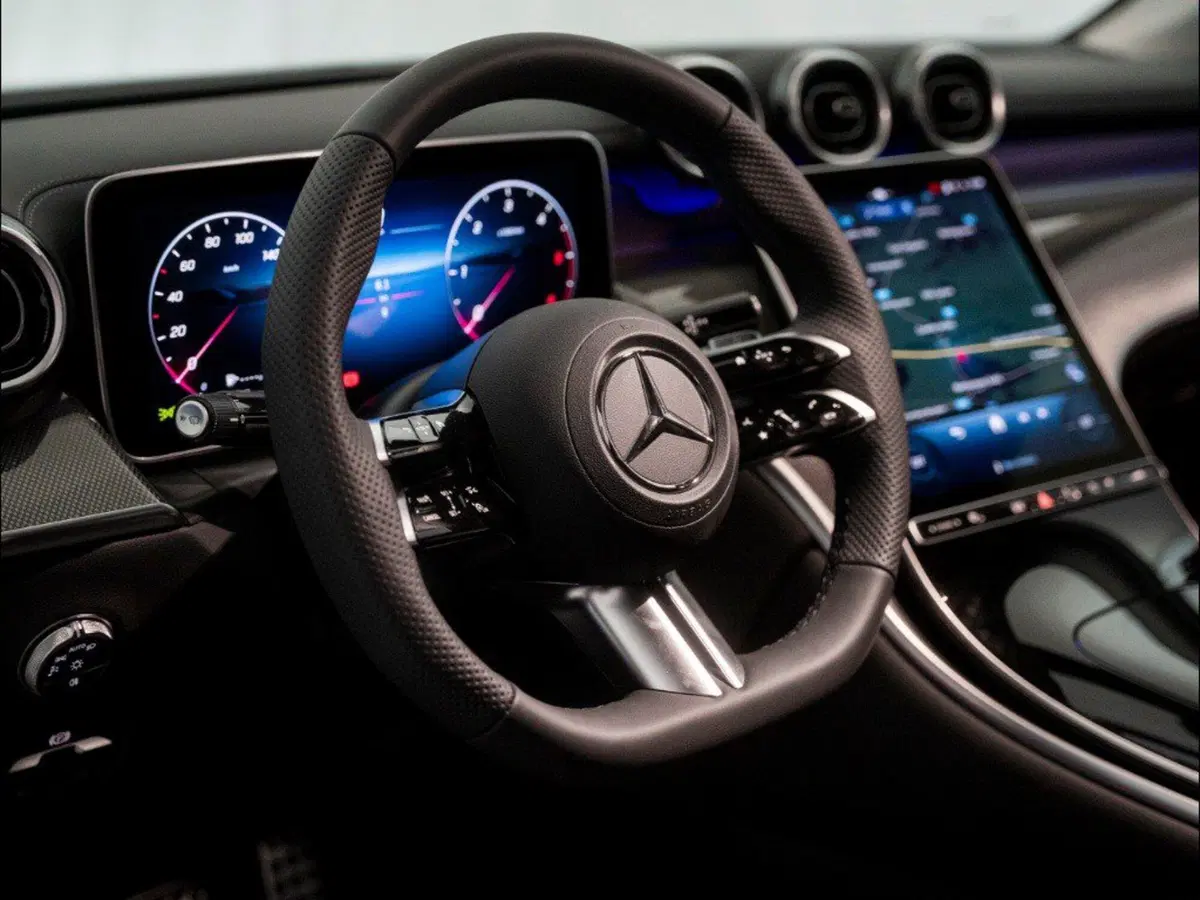 Mercedes-Benz GLC Coupé nuova a Macerata (12)