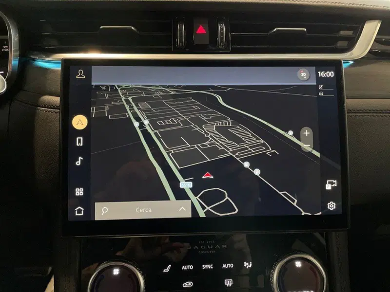 Jaguar F-Pace usata a Macerata (15)