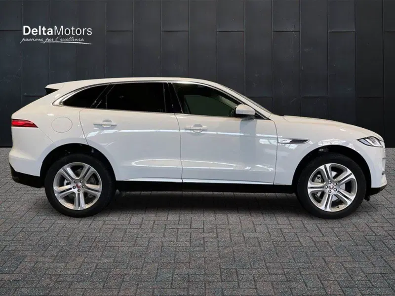 Jaguar F-Pace usata a Macerata (3)