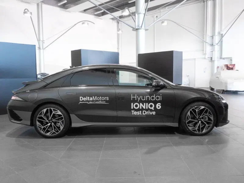 Hyundai Ioniq 6 usata a Macerata (6)