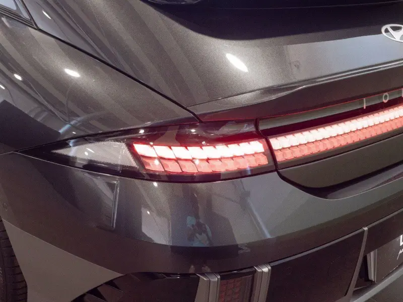 Hyundai Ioniq 6 usata a Macerata (7)