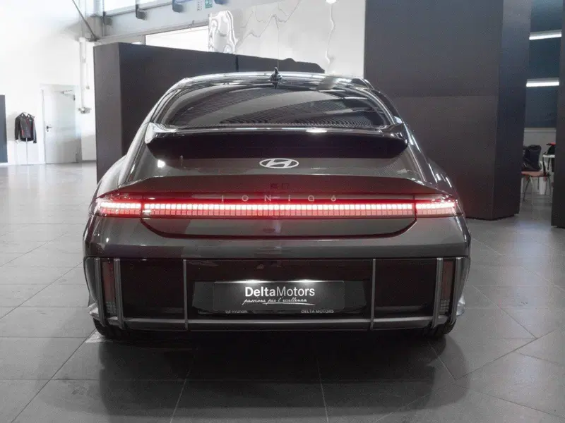 Hyundai Ioniq 6 usata a Macerata (8)
