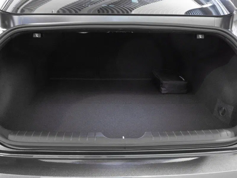 Hyundai Ioniq 6 usata a Macerata (9)