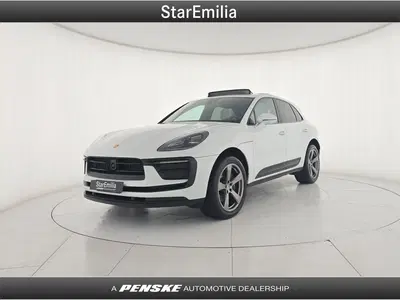 Porsche Macan 2.0 T 265cv pdk del 2024 usata a Casalecchio di Reno