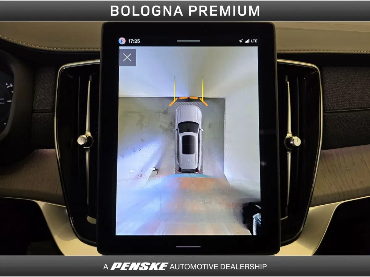 Volvo XC90 nuova a Bologna (14)