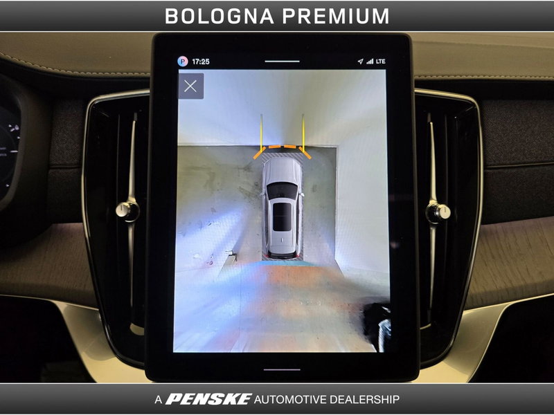Volvo XC90 nuova a Bologna (14)