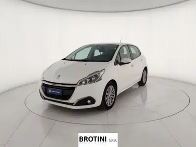 Peugeot 208 82 Stop&amp;Start 5 porte Active del 2019 usata a Massa