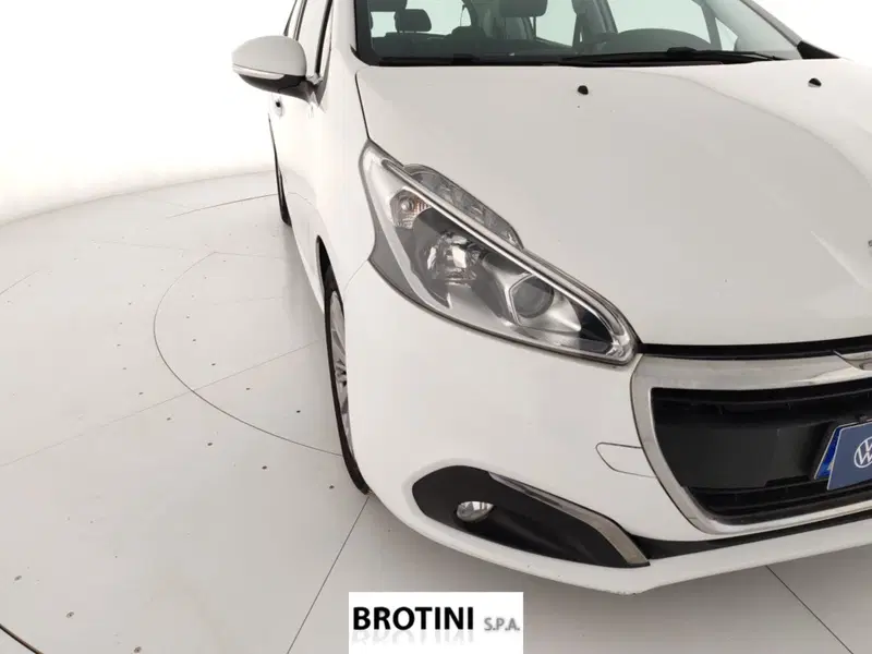 Peugeot 208 usata a Massa-Carrara (5)