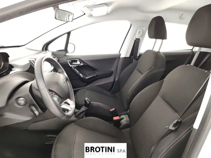 Peugeot 208 usata a Massa-Carrara (7)