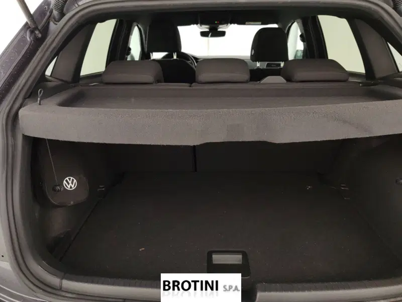 Volkswagen Polo usata a Massa-Carrara (13)