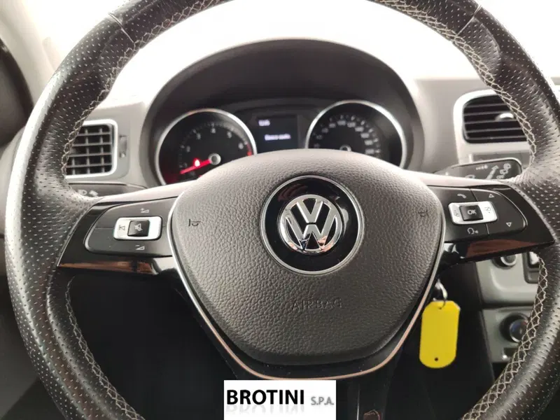 Volkswagen Polo usata a Massa-Carrara (13)