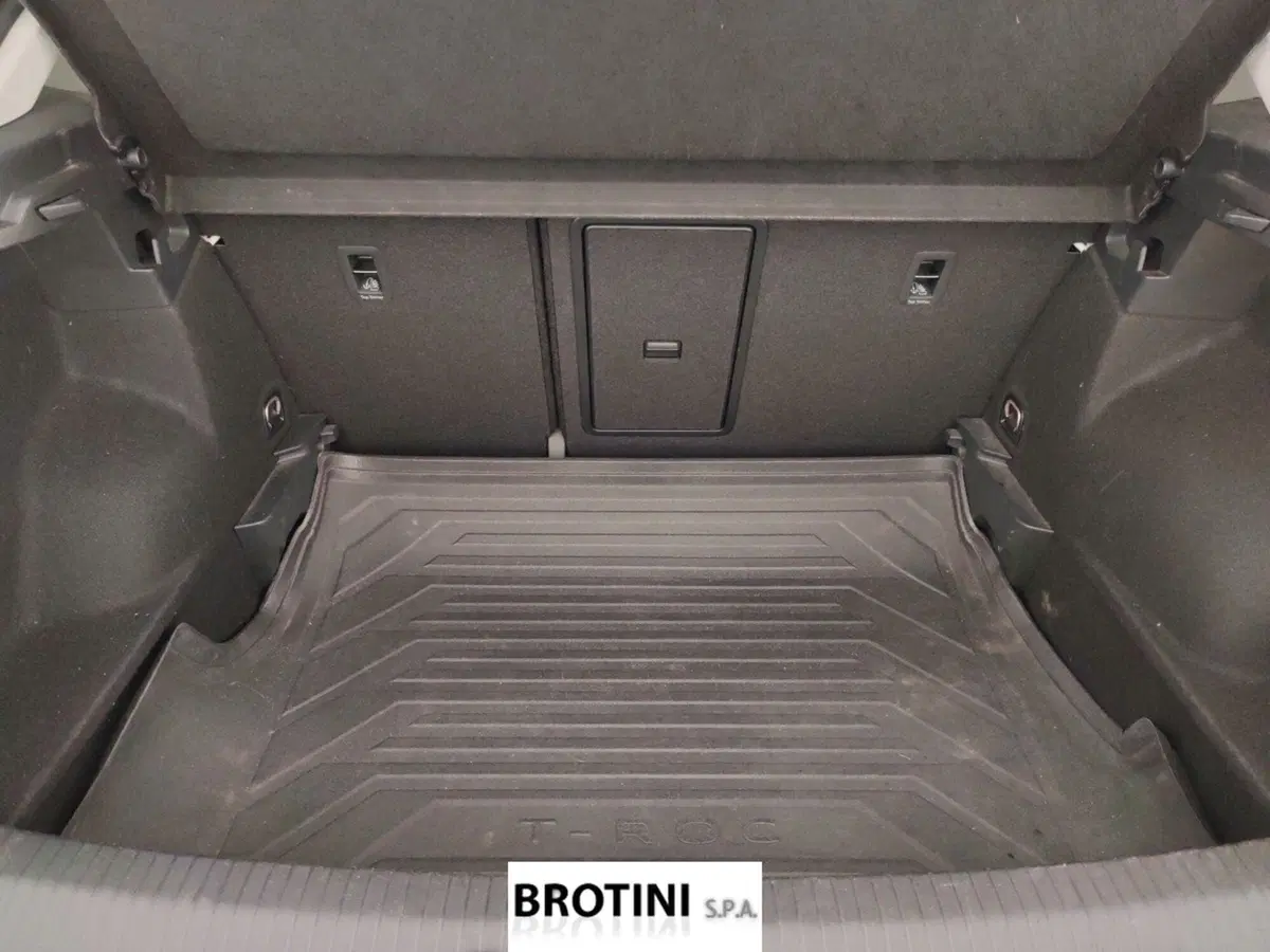 Volkswagen T-Roc usata a Massa-Carrara (14)