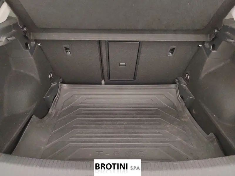 Volkswagen T-Roc usata a Massa-Carrara (14)