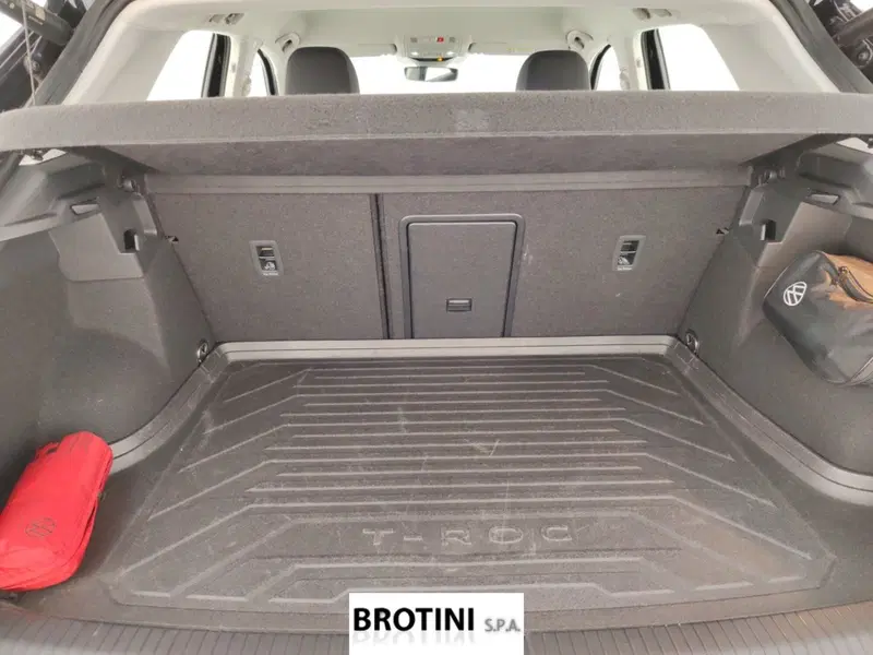 Volkswagen T-Roc usata a Massa-Carrara (15)