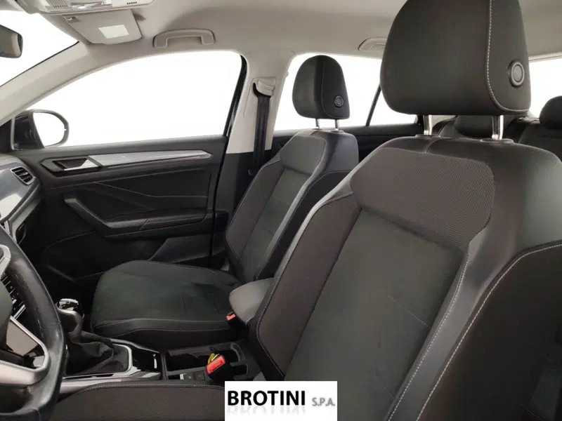 Volkswagen T-Roc usata a Massa-Carrara (9)
