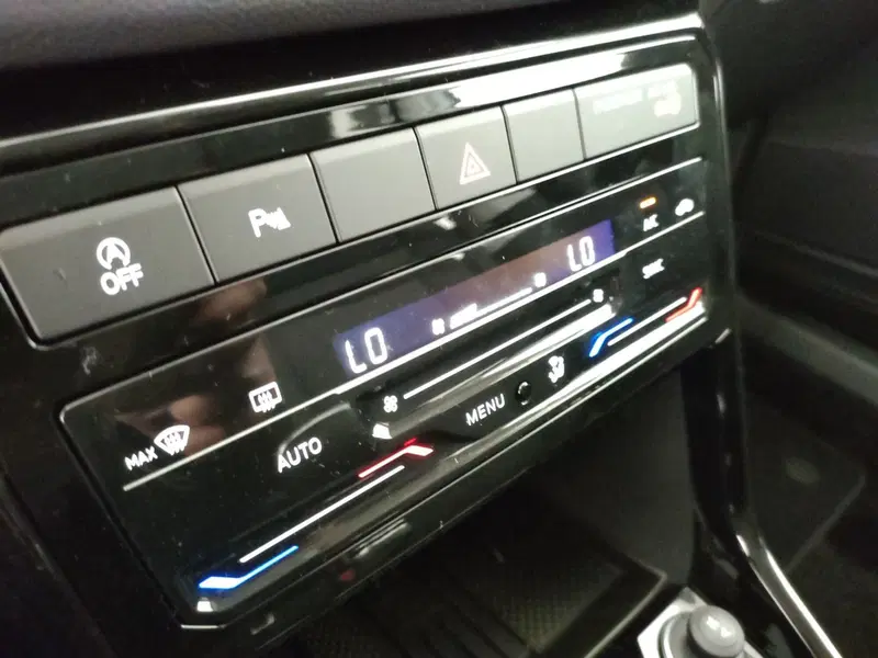Volkswagen T-Cross usata a Napoli (16)