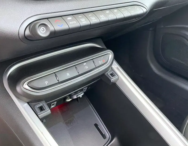 Jeep Avenger nuova a Perugia (14)