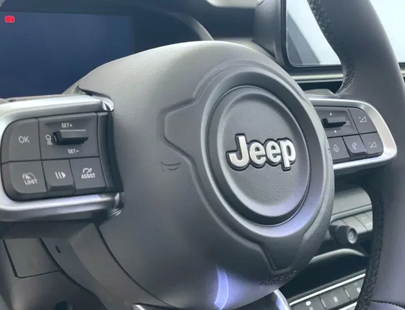 Jeep Avenger nuova a Perugia (15)