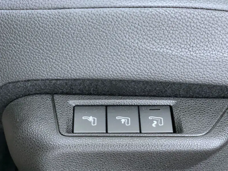 Jeep Avenger nuova a Perugia (16)