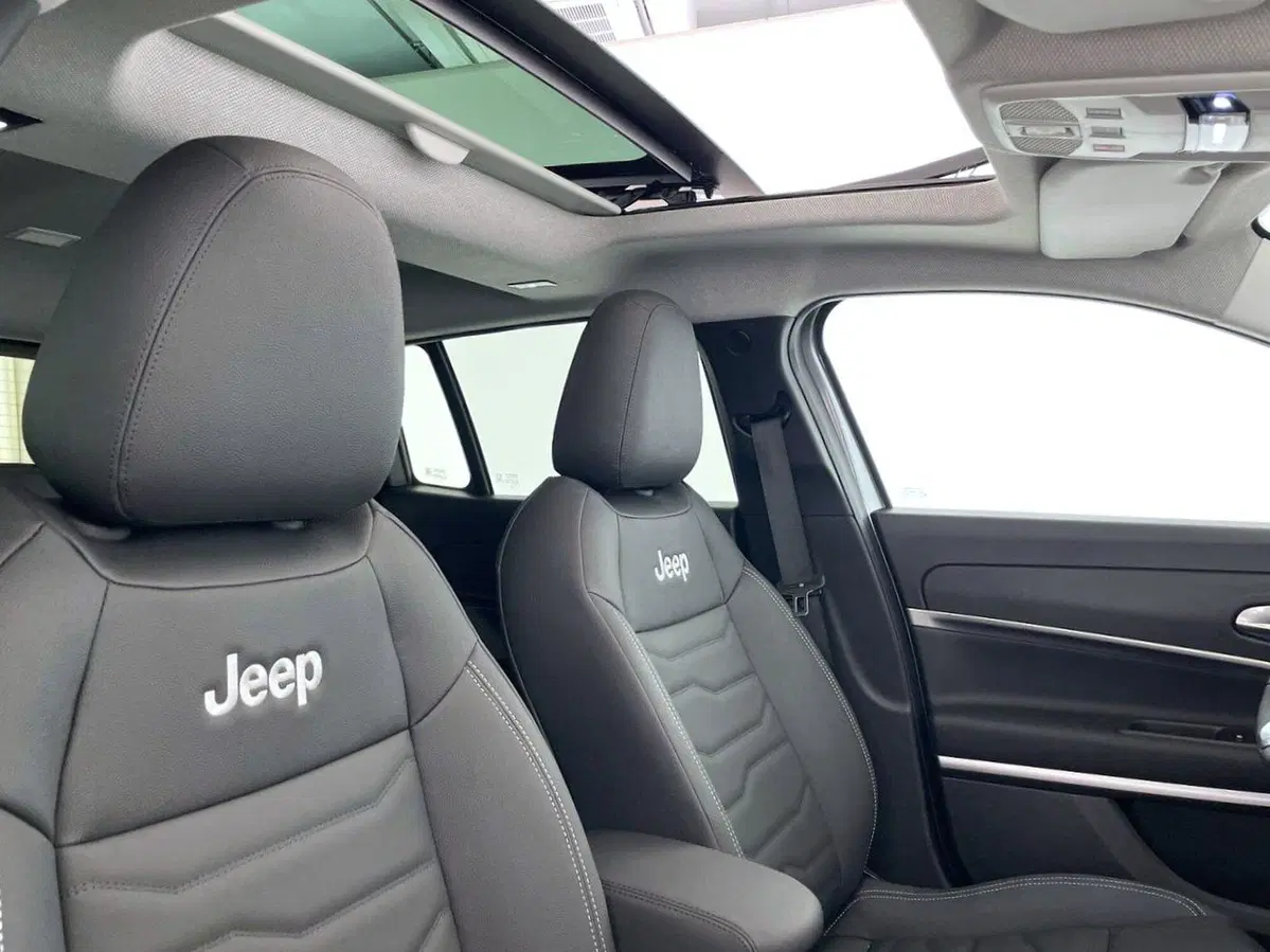Jeep Avenger nuova a Perugia (19)