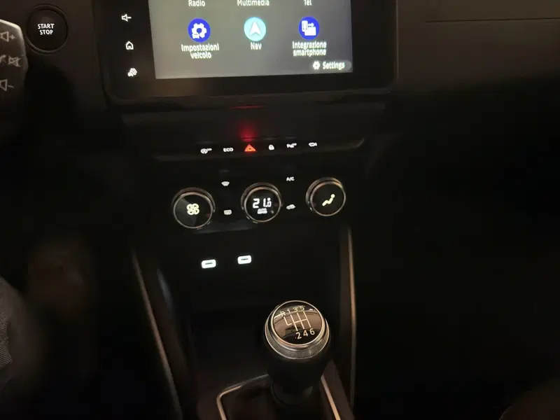Dacia Duster usata a Milano (14)