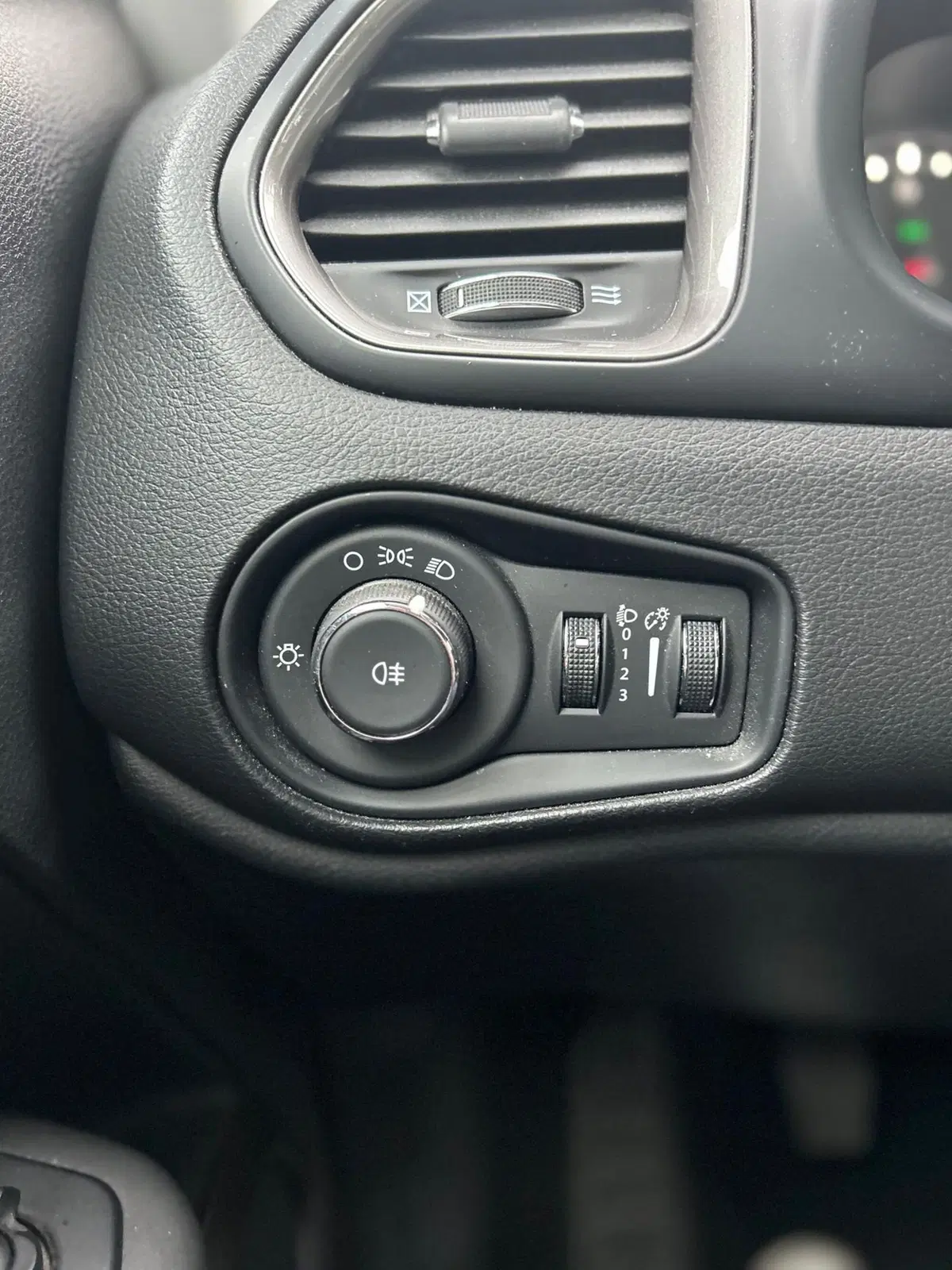 Jeep Renegade usata a Firenze (13)