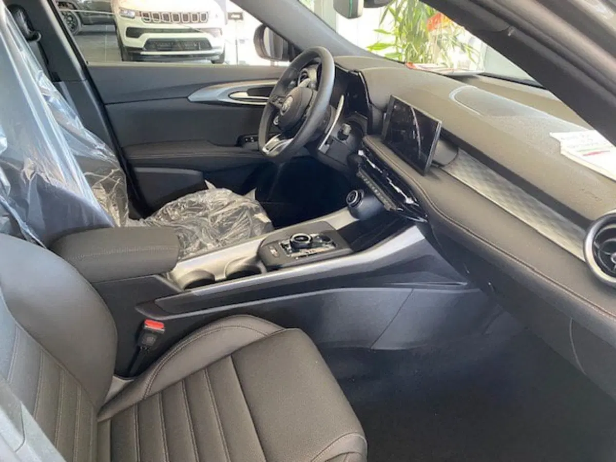 Alfa Romeo Tonale nuova a Benevento (12)