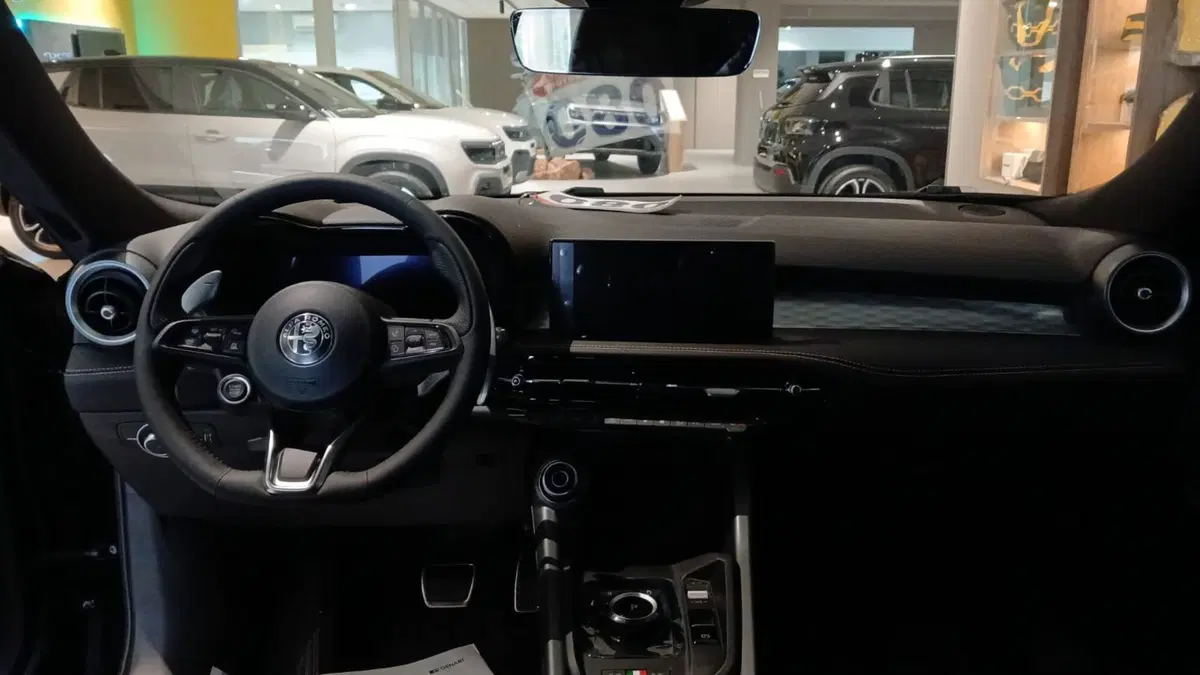 Alfa Romeo Tonale nuova a Benevento (12)