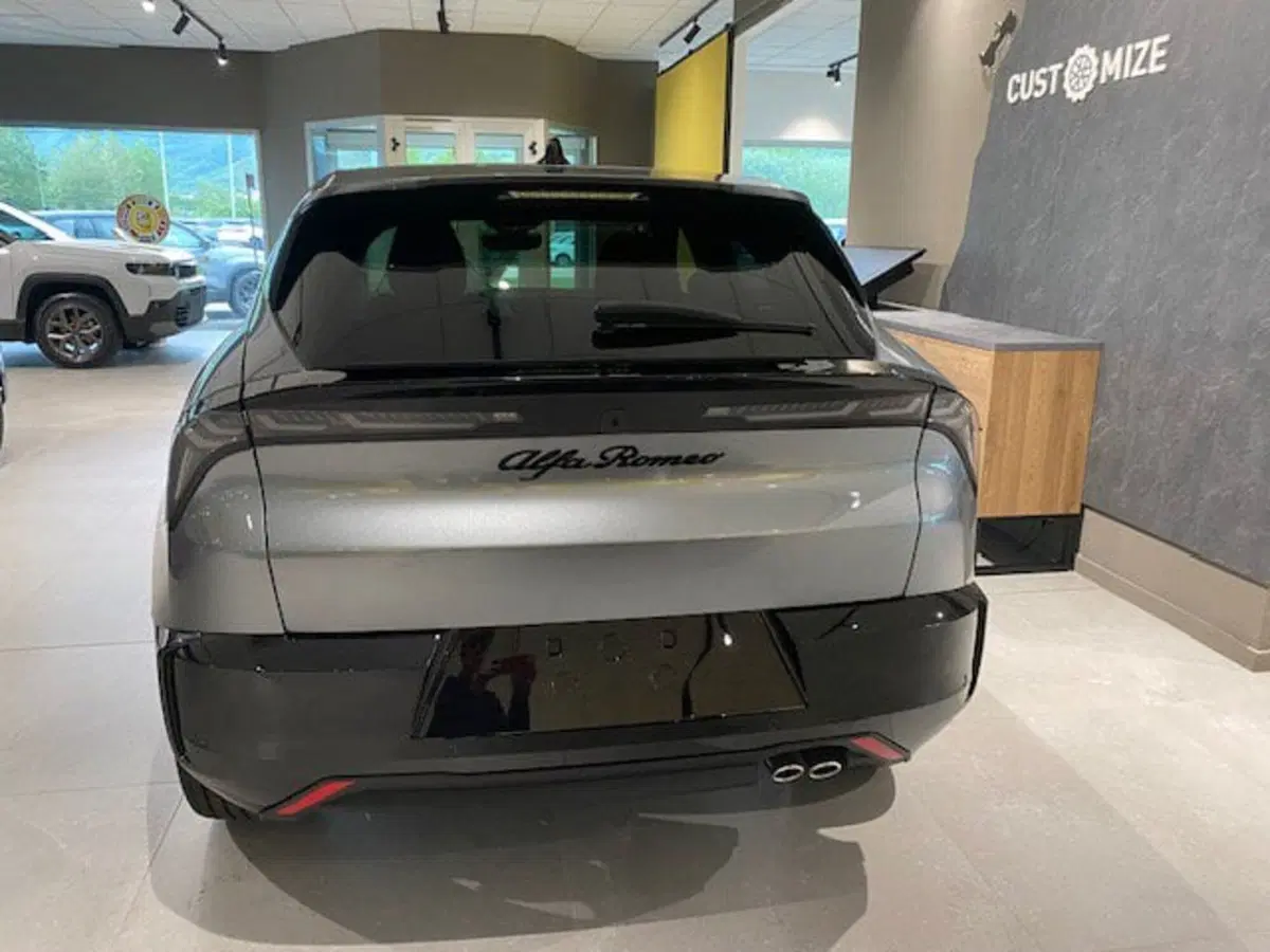Alfa Romeo Junior nuova a Benevento (15)