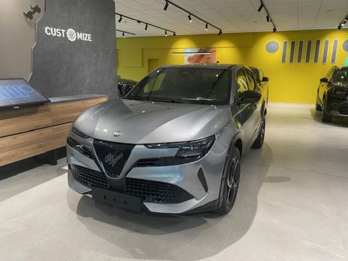 Alfa Romeo Junior nuova a Benevento (2)