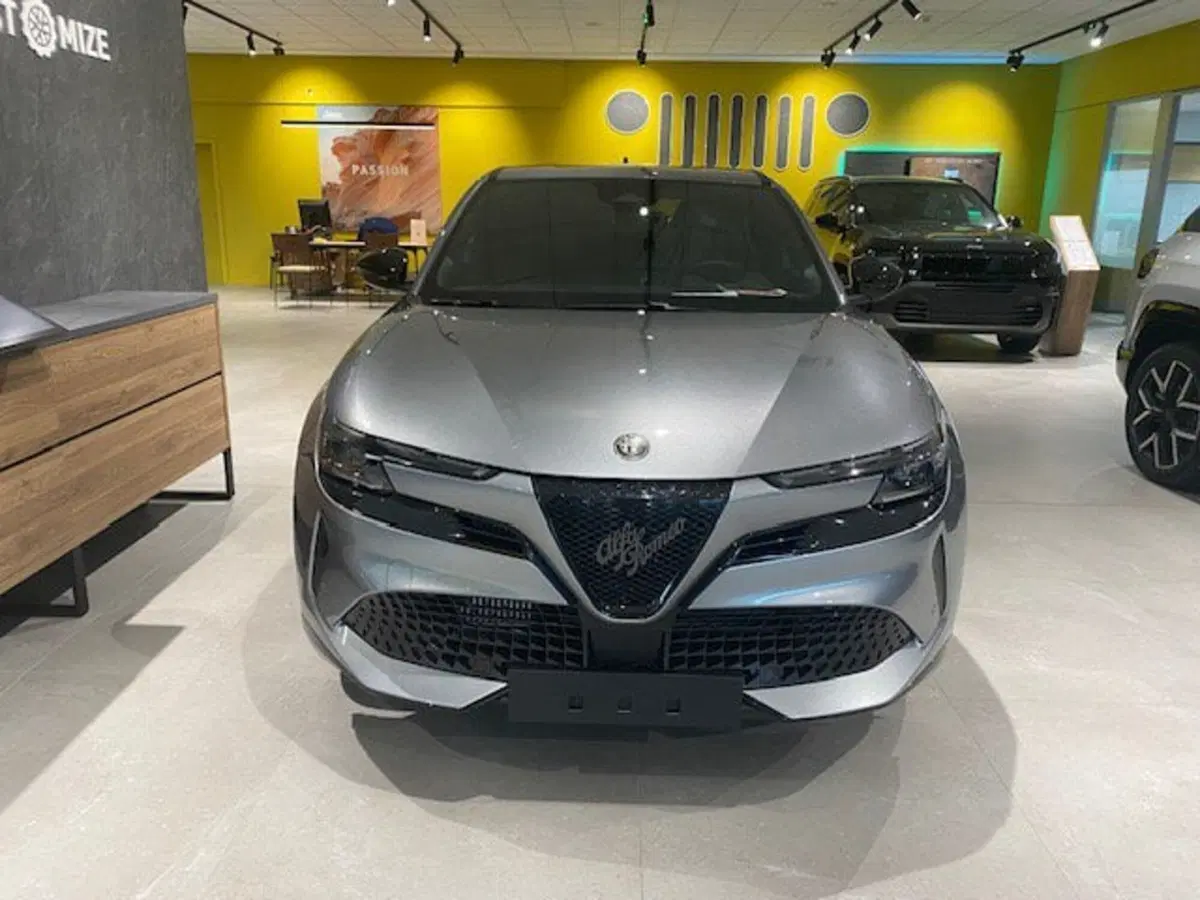 Alfa Romeo Junior nuova a Benevento (3)