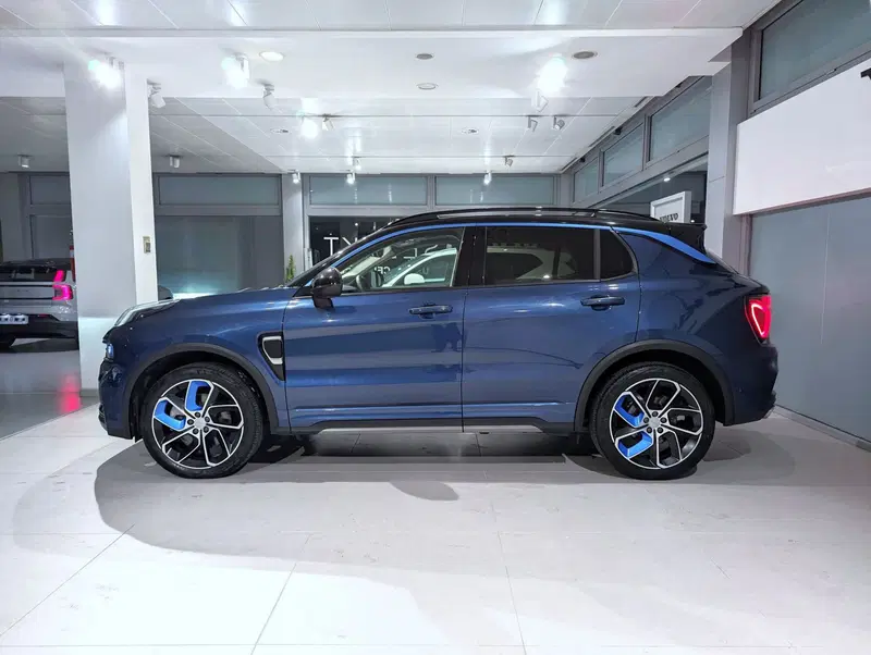 Lynk & Co 01 usata a Pescara (3)