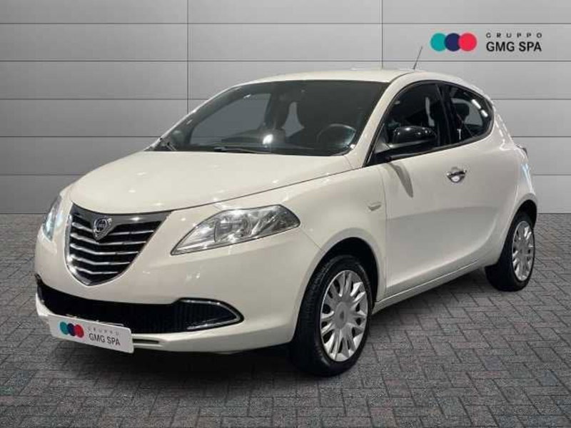 Lancia Ypsilon usata a Firenze