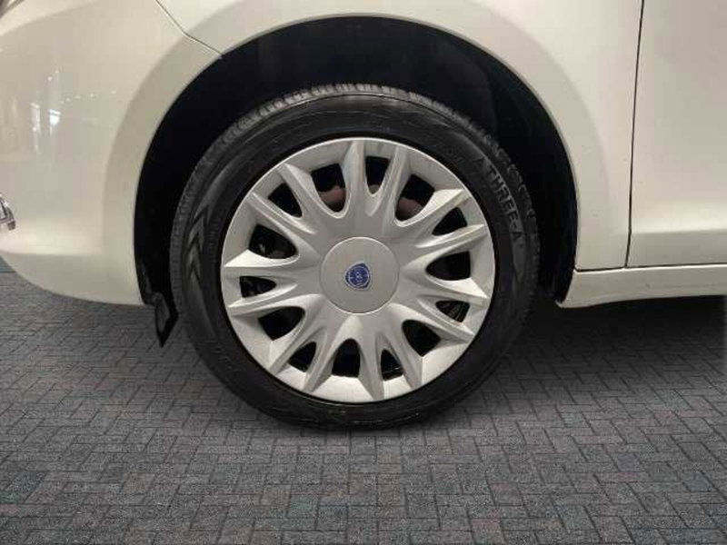 Lancia Ypsilon usata a Firenze (6)