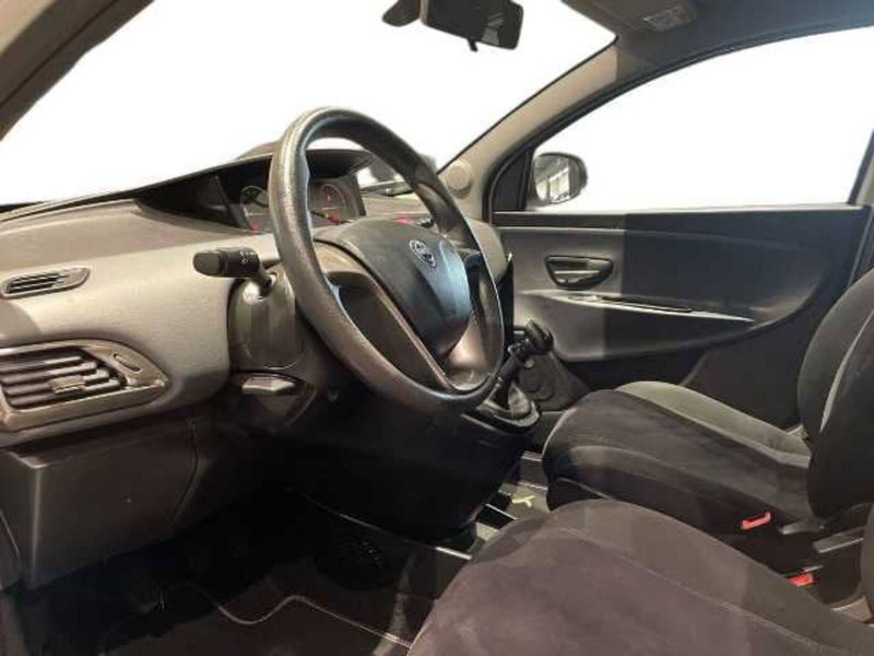 Lancia Ypsilon usata a Firenze (9)