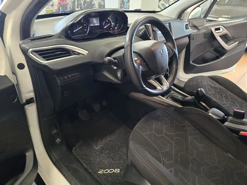 Peugeot 2008 usata a Rimini (11)