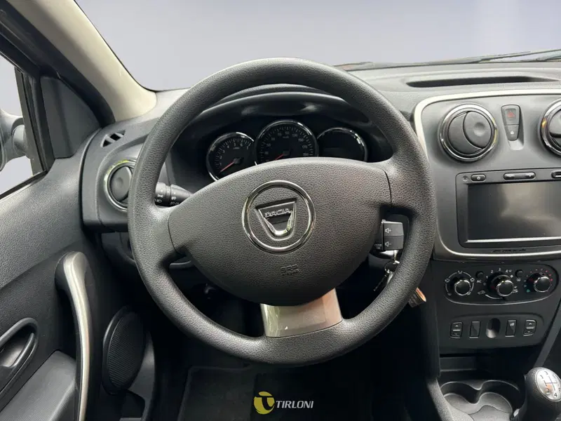 Dacia Sandero usata a Milano (12)